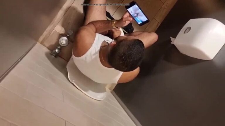 Arab Guy Caught Jerking Off