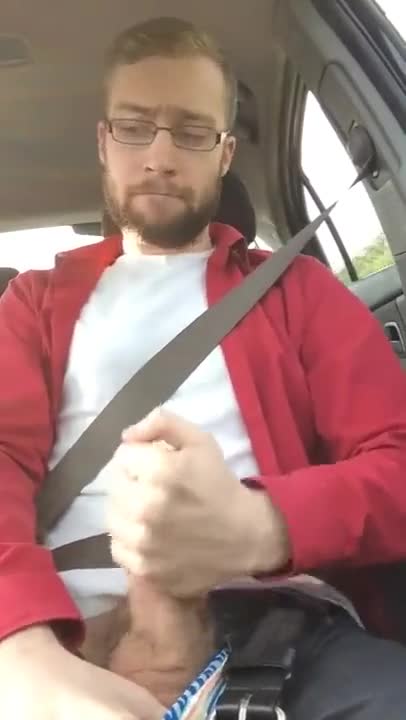 Bearded Guy Quickie Jerk Off In Car