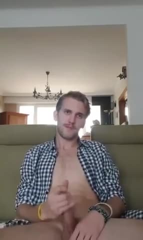 Blond Guy Quick Jerk Off