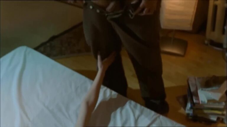 Naked In Tv Scene Video_10