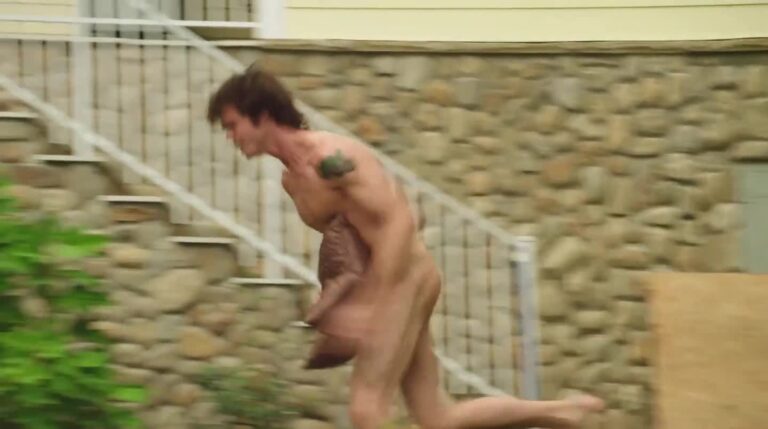 Naked In Tv Scene Video_13