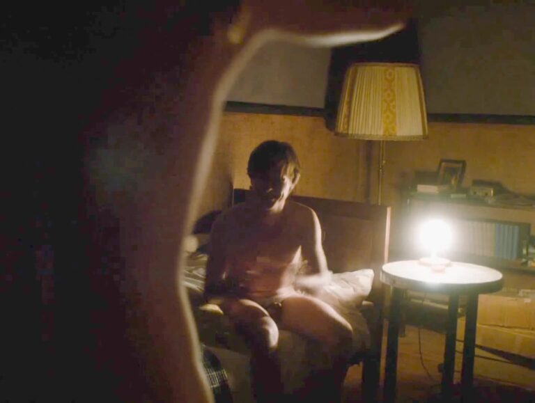 Naked In Tv Scene Video_23