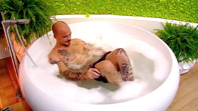 Naked In Tv Show Video_2