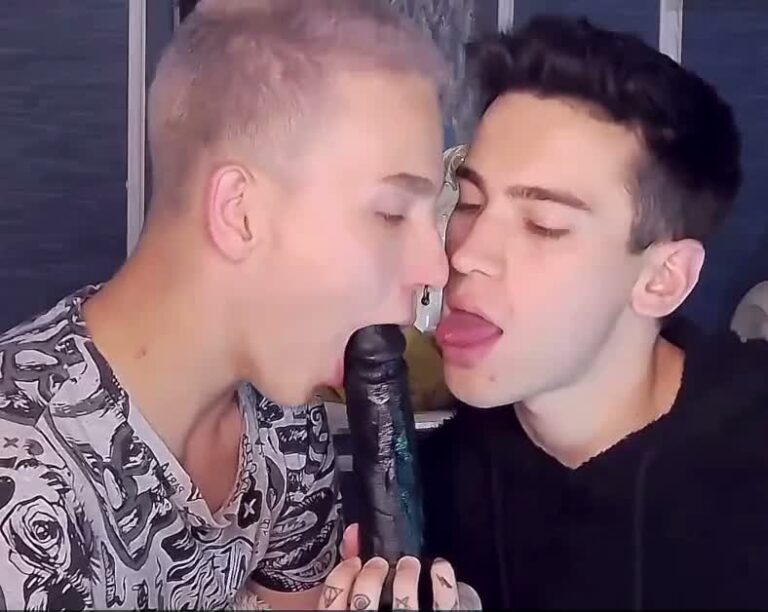 Twinks Dildo Blowjob